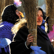 festa della befana urbania in bus con maggialetti viaggi